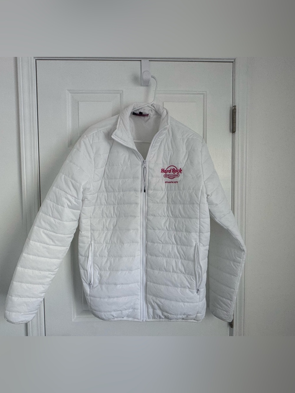 Adult unisex white puffer coat lightweight jacket Hard Rock casino Atlantic City